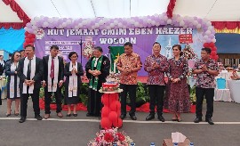  Gubernur OD Hadiri HUT ke 163 GMIM Eben Heazer Woloan