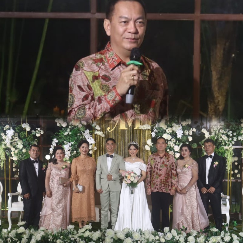 Walikota Tomohon Hadiri Resepsi Pernikahan David dan Melisa