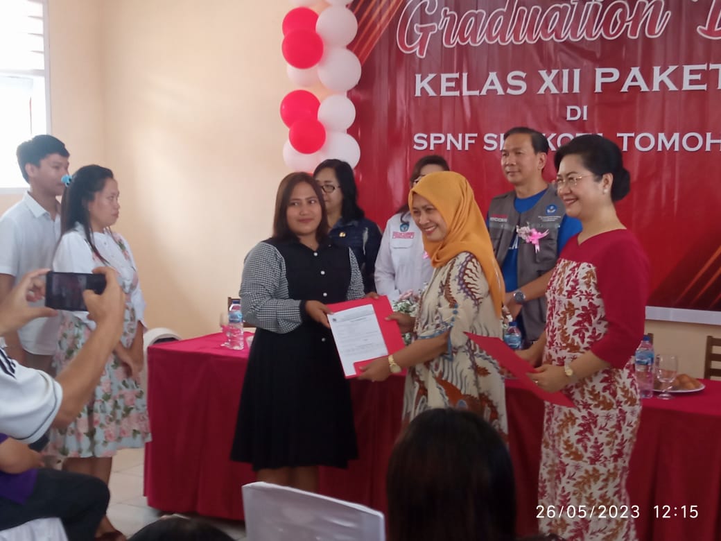 Dirjen GTK Kemendikbud Ristek RI Serahkan Ijazah 34 Orang Lulus Paket C