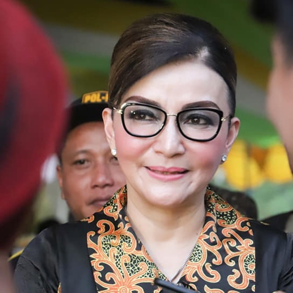 KLAIM DICEKAL JADI MENTERI, TETTY SINDIR RIVAL POLITIK
