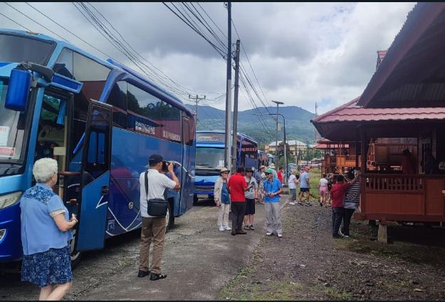 Queen Victoria Merapat, Kunjungan Turis Melonjak, Siwu: Tomohon Langganan Rute Wisata Pegunungan