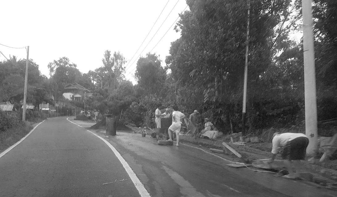 Antisipasi Kecelakaan, Pangu Bangun Drainase Jalan Utama