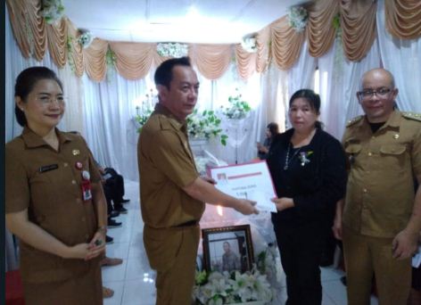  Melayat di Rumduk Lumanauw-Pijoh Walikota Caroll: Apa Yang Tuhan Buat, Baik adanya