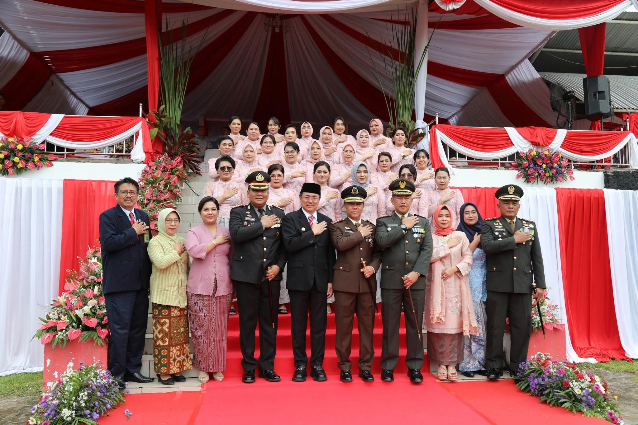 Walikota AA Hadiri HUT Ke-79 Bhayangkara, Kapolresta Manado Irup