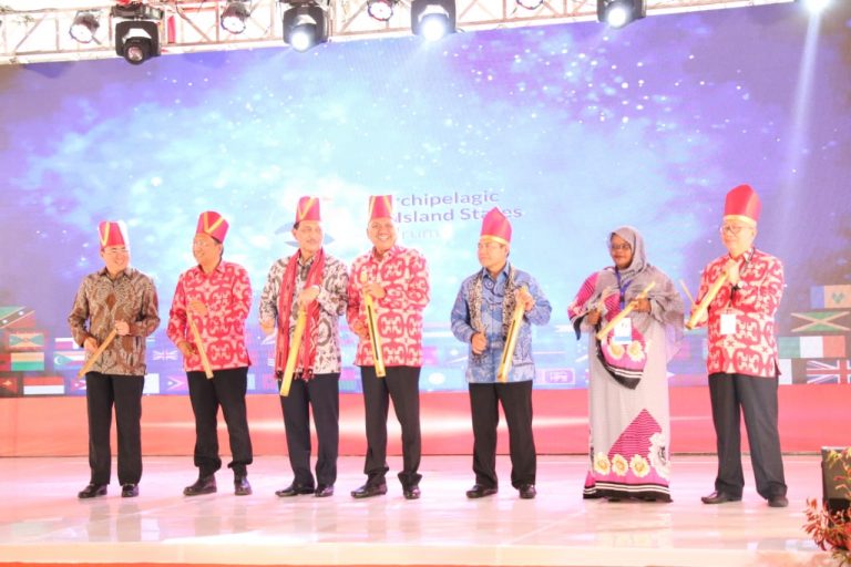 Menko Luhut Dorong Pengembangan Ekonomi Digital