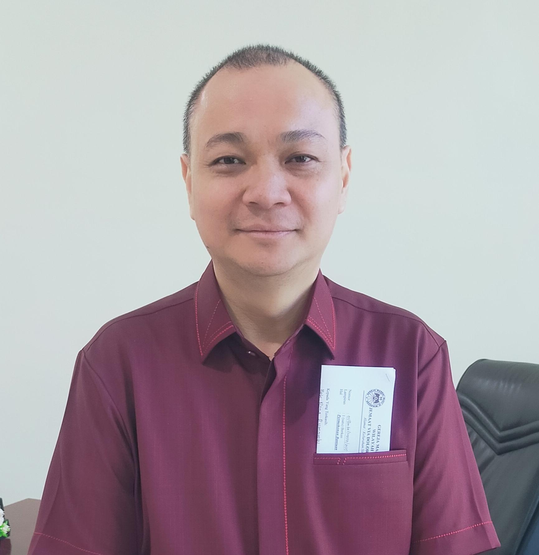 Reza Rumambi Sorot Tajam Berdirinya Tiang Internet 