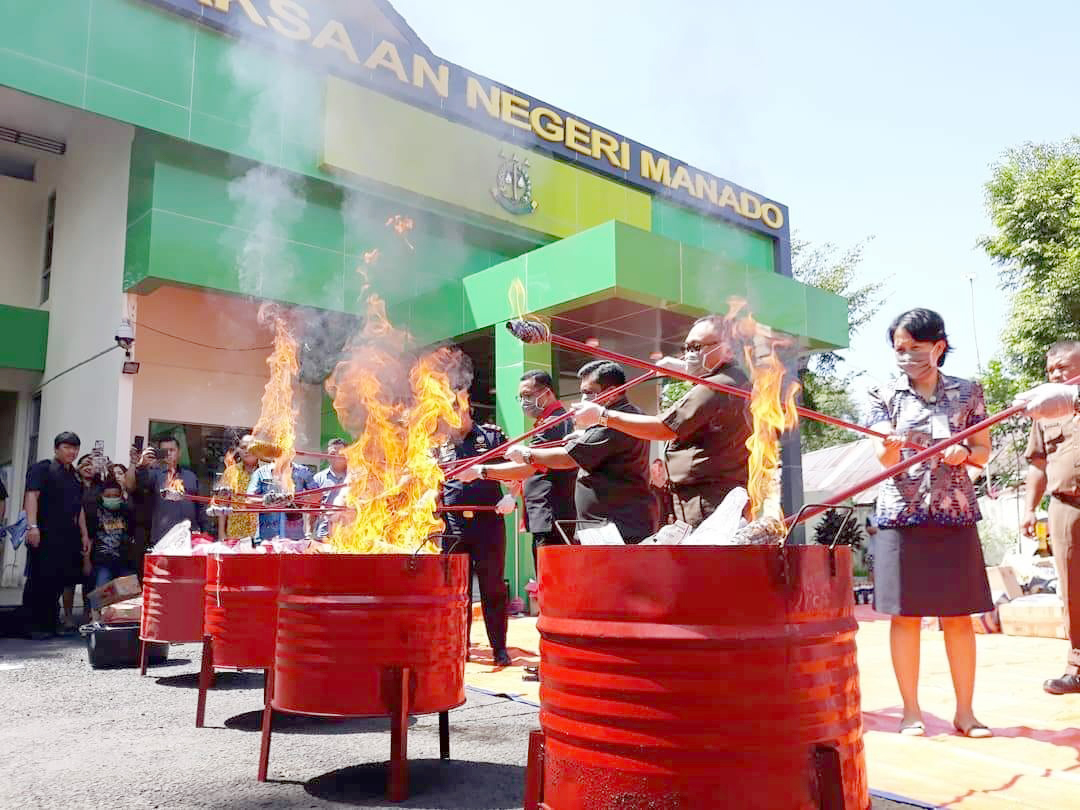 Ribuan Obat Keras dan Sabu Diblender