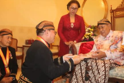 Pj. Bupati Noudy Tendean Terima Gelar Adat Kehormatan dari Karaton Surakarta