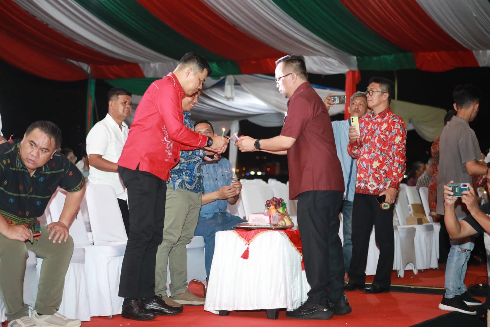 Pnt Richard Sualang Beri Pesan Damai Natal P/KB GMIM Rayon Manado