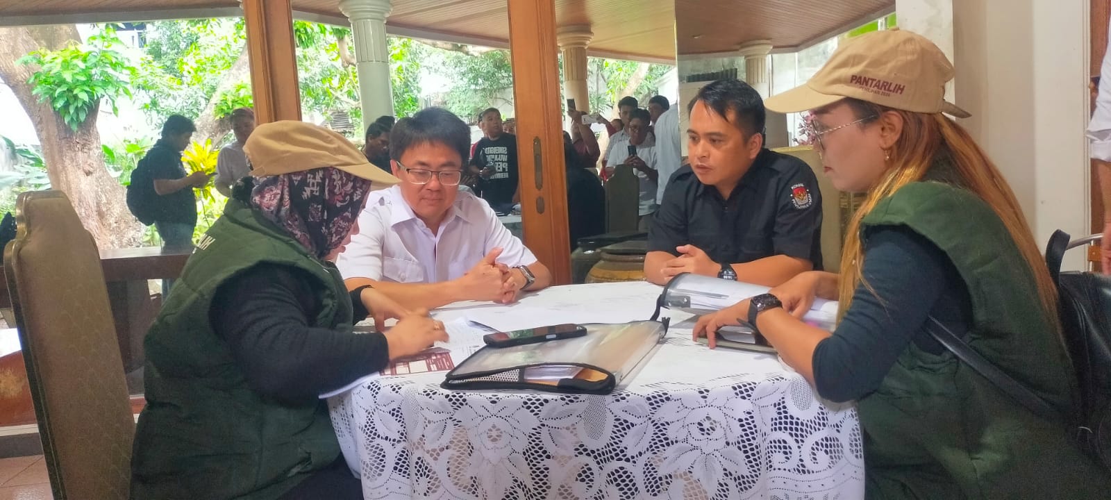 Walikota Andrei Tuntaskan Coklit KPU Manado, Daftarkan 5 Anggota Keluarga