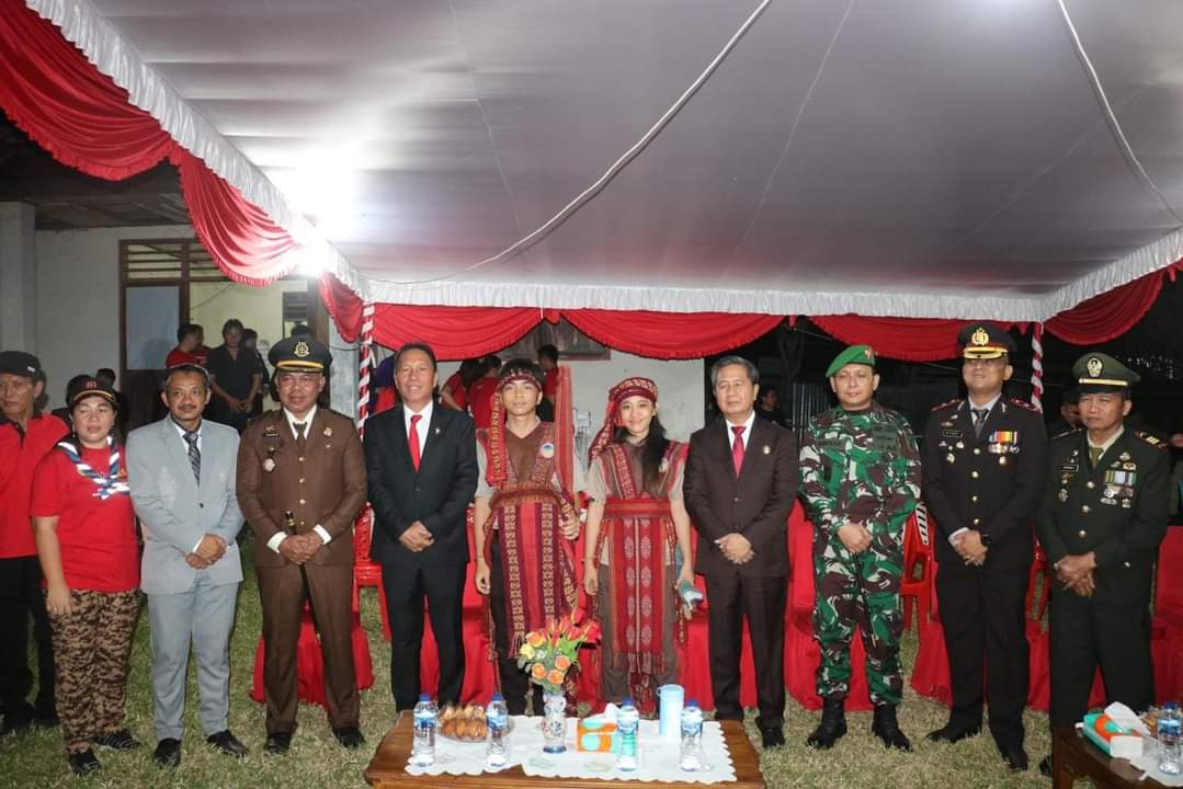 Bupati dan Wabup Minsel Hadiri Apel Kehormatan dan Renungan Suci di TMP Amurang 