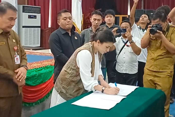 Mona Kloer dan Maykel Damapolii Hadiri RKPD Pemkot Manado, Pokok Pikiran Reses Tersampaikan