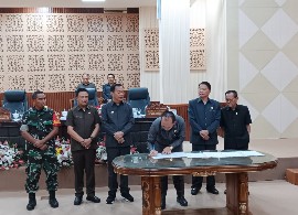 Bahas Ranperda Pajak Daerah, Berikut Penegasan Walikota Caroll