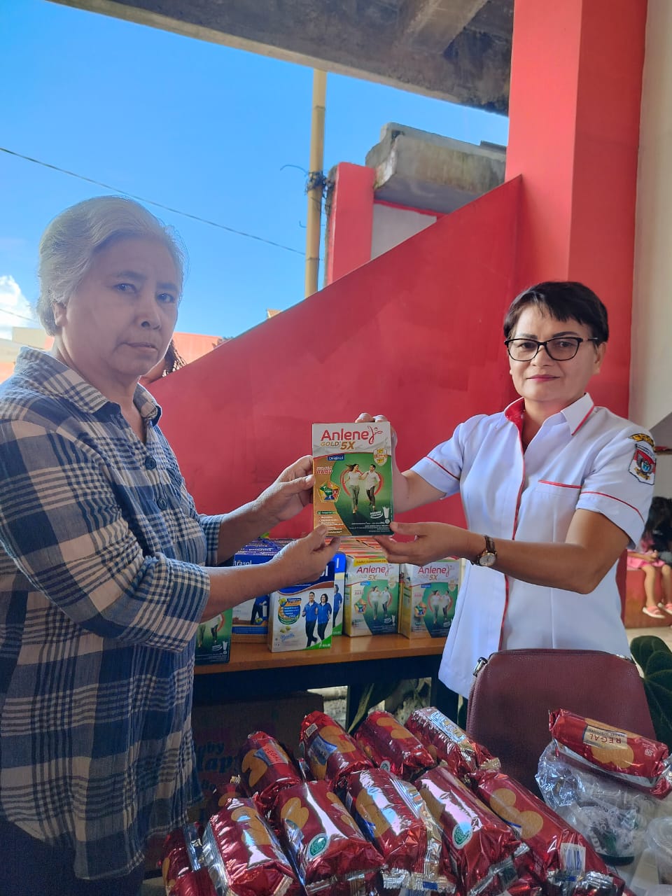Pemdes Tondei dan Puskesmas Motoling Barat Gelar Posyandu Balita dan Lansia