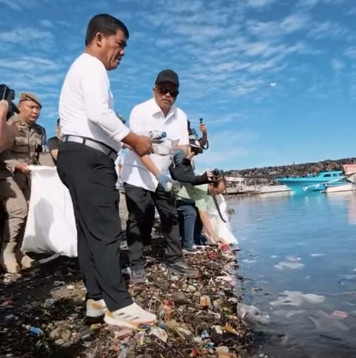 Wawali RS Dampingi Gubernur YS dan Kapolda Sulut Galang Pembersihan Sampah, Minta Jaga Spesies Hewan Laut