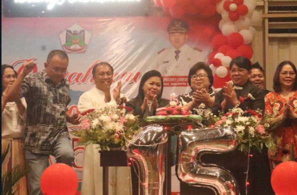 Ratusan Warga Kolongan Satu, Tumpah Ruah di Terung Kabasaran. Ada Apa?