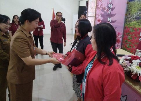 Capai Keluarga Sehat dan Bahagia, TP PKK Gelorakan UMKM Tomohon 
