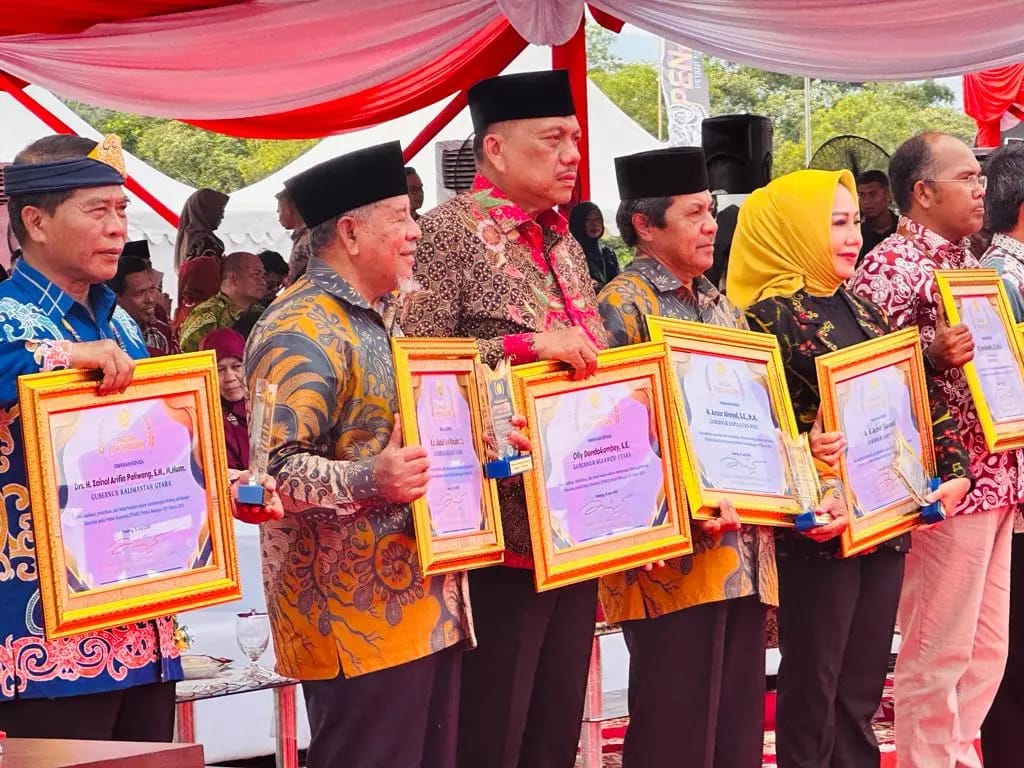 Gubernur Olly Raih Penghargaan di Penas Petani Nelayan 2023