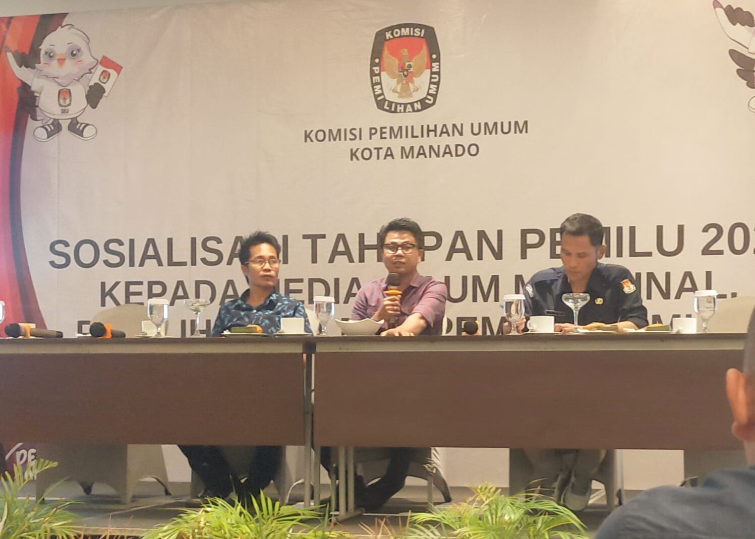 Diskusi Gelaran KPU Manado, Bawaslu Singgung Postingan Medsos di Masa Kampanye