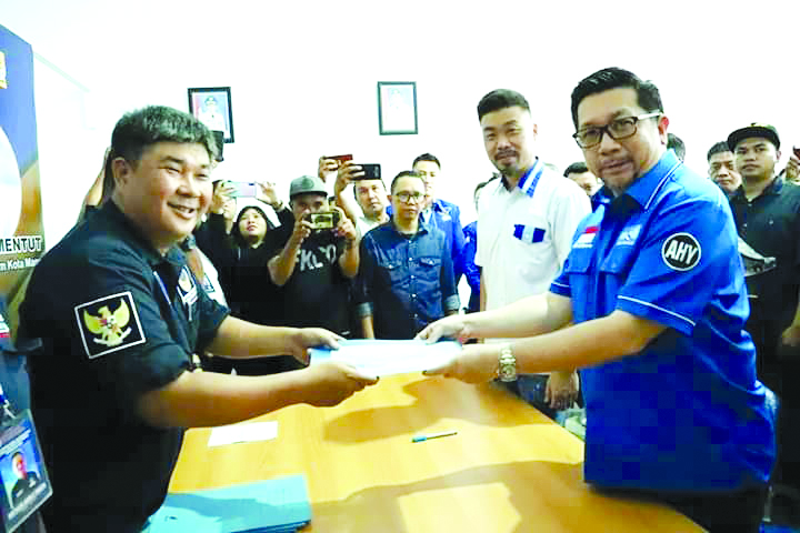 Bidik Kursi Walikota, Mor Minta Restu Surya Paloh