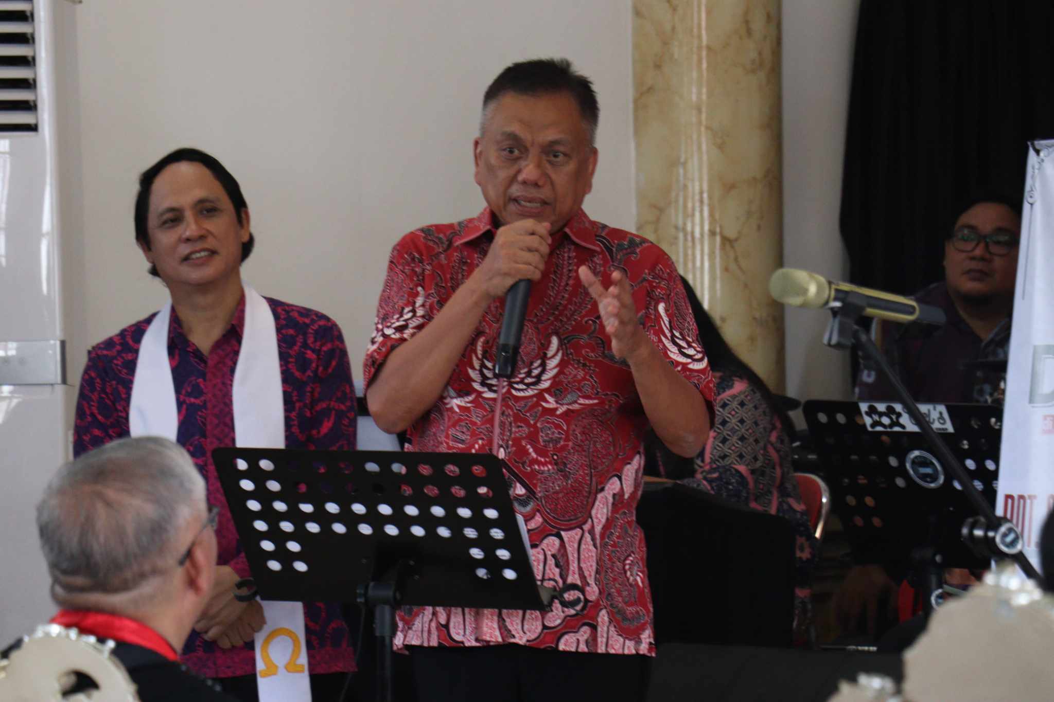 Rio Melenggang ke Senayan, Gubernur Olly Hatur Terima Kasih Warga GMIM