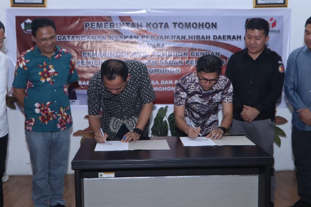 Walikota Carol Tandatangani NPHD KPU dan Bawaslu