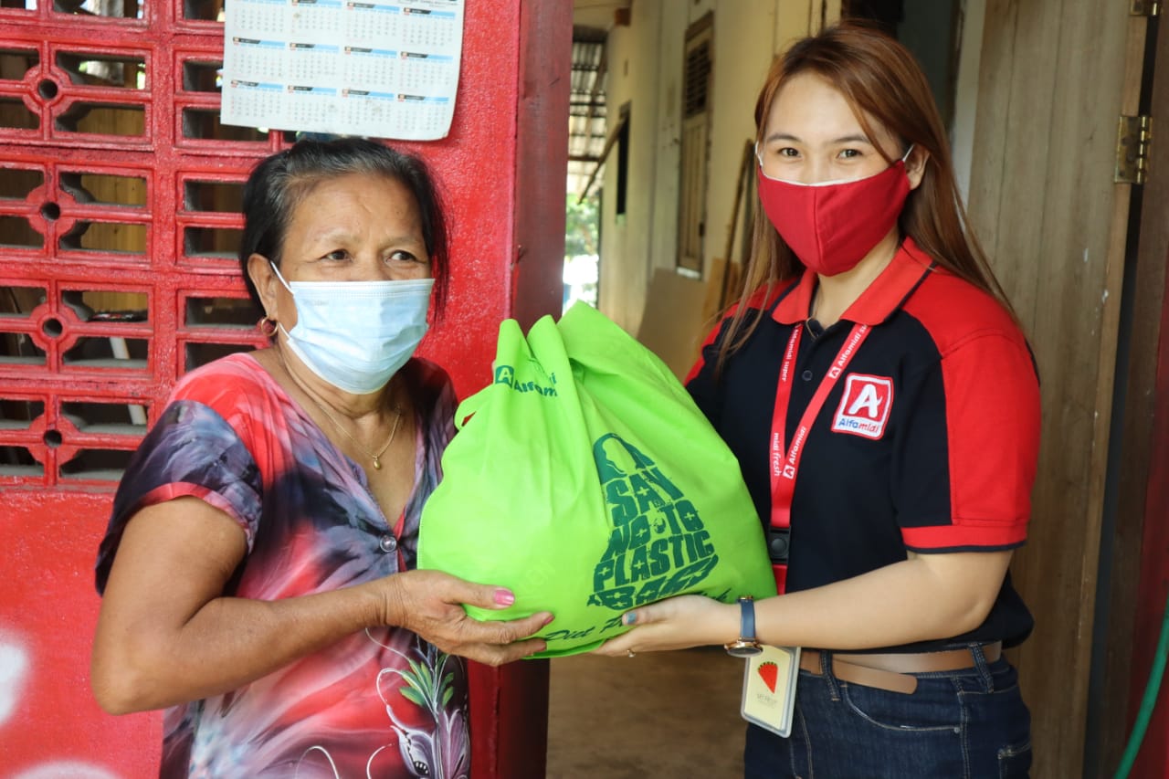Rayakan Ulang Tahun ke-14, Alfamidi berbagi 4.000 paket sembako untuk masyarakat 