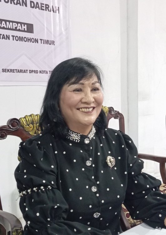 Anita Mamesah Sesalkan Jalan Lingkar Timur Tomohon Jadi Tempat Pembuangan Sampah