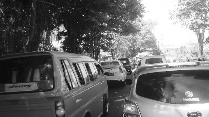 Kemacetan di Ruas Jalan Tataaran Makin Parah