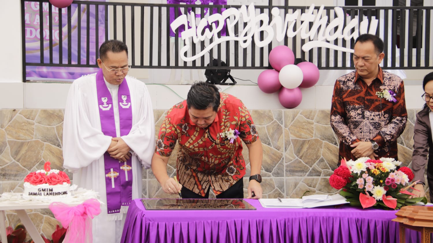 Disambut Antusias, Wagub Kandouw Apresiasi Jemaat GMIM Damai Lahendong