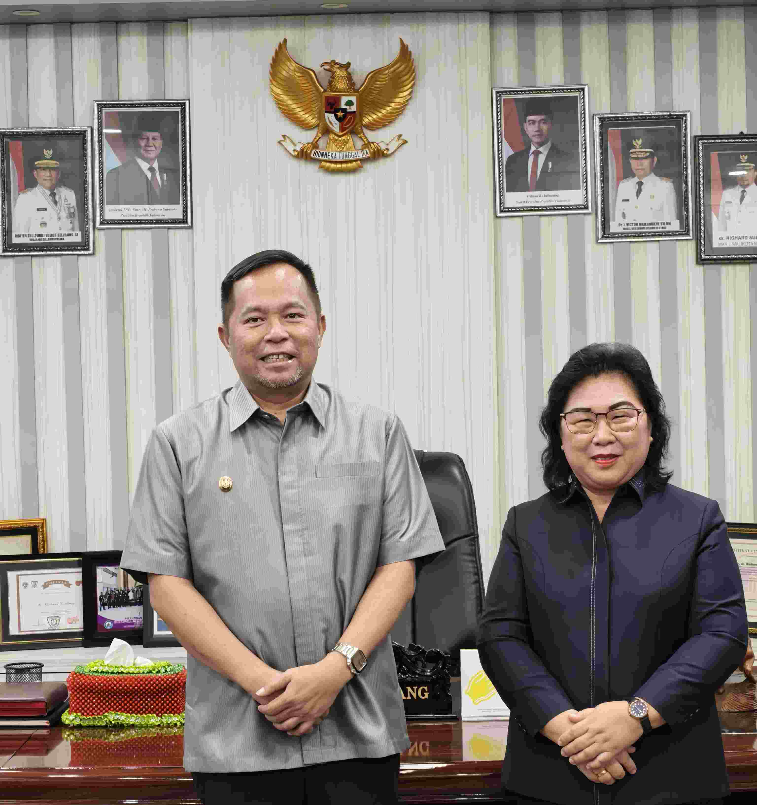 Wawali Manado Serahkan Keputusan Plt ke Sejumlah Pejabat, Ini Mereka 