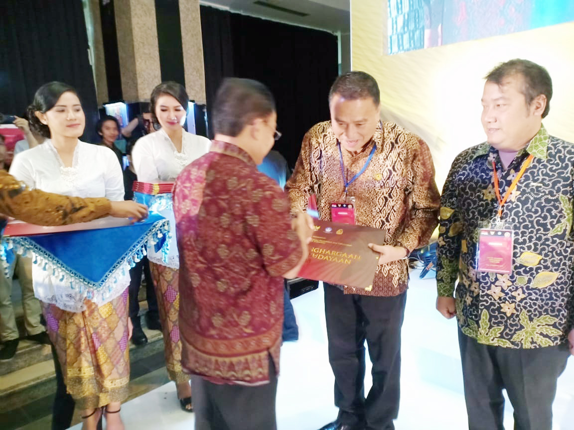 JFE Terima Anugerah Kebudayaan 