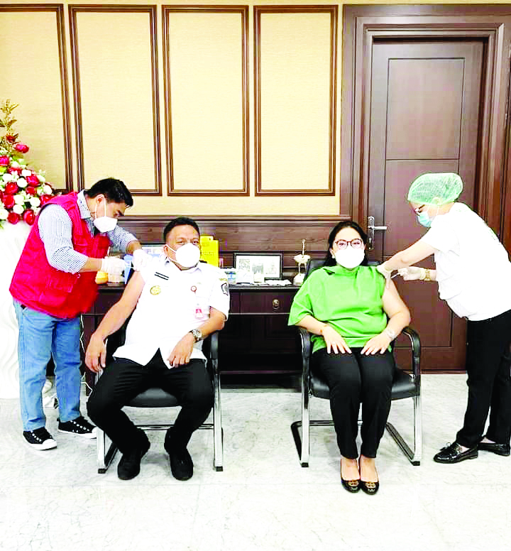 Gubernur Sulut Terima Vaksin Covid-19 Dosis Kedua