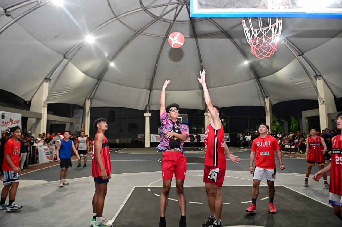 Alam Ganjar Cs Tarung Dengan Tim Basket PON Sulut