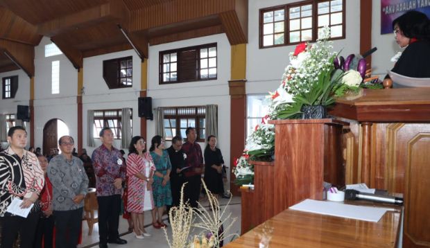 Zaitun Kumelembuai Genap 145  Tahun Berjemaat. Berikut Pesan Walikota Caroll