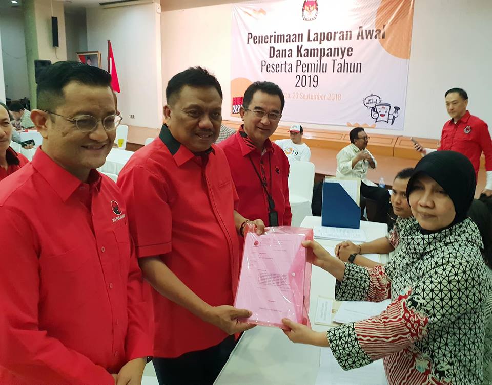 Olly Lapor LADK PDIP ke KPU 