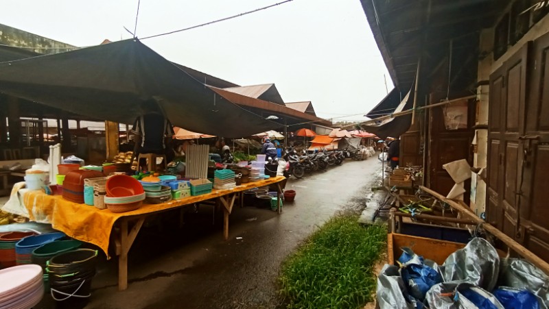 Jelang Nataru, PD Pasar Beriman Tomohon Tambah Puluhan Lapak Musiman