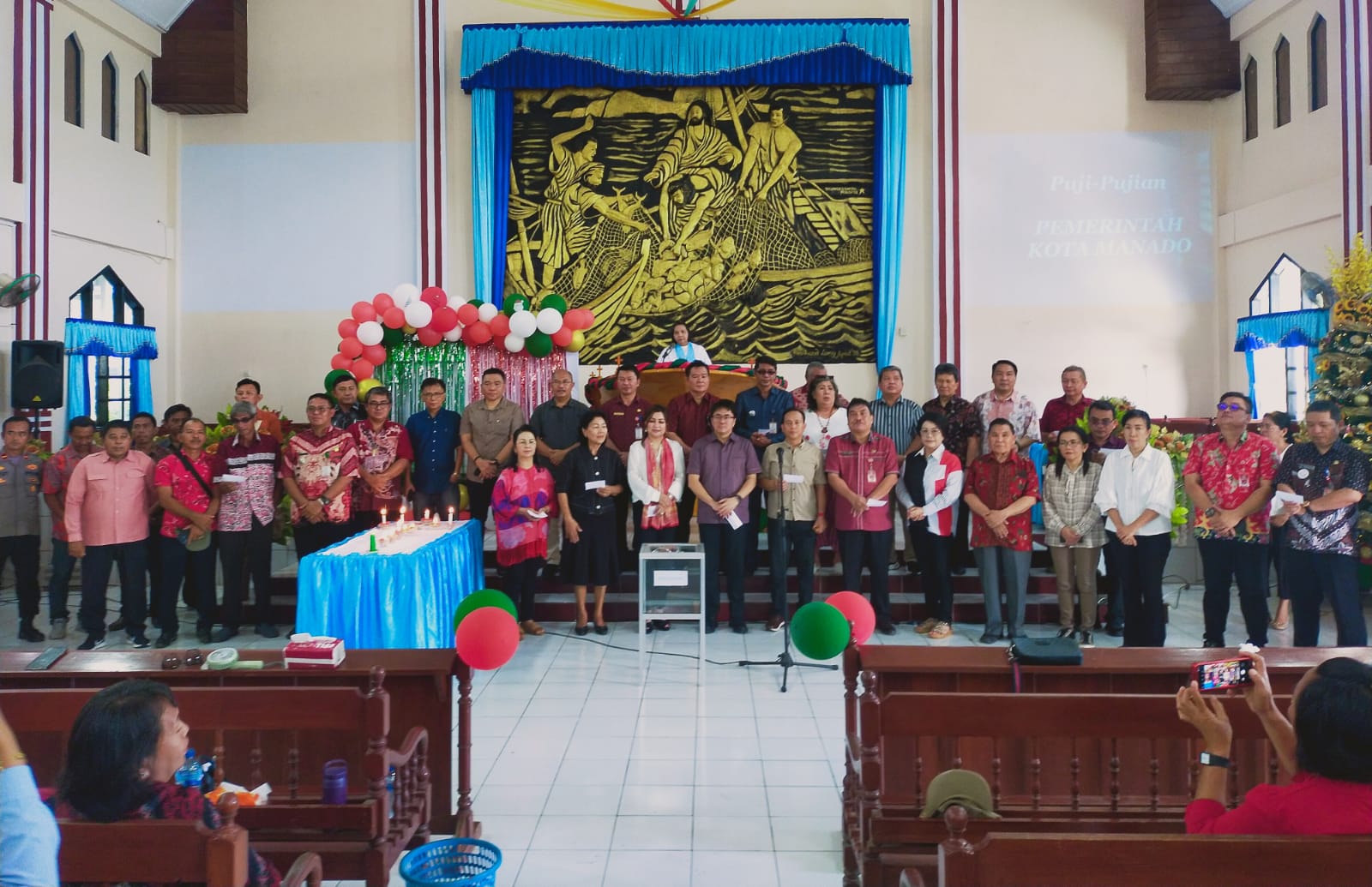 Walikota Beribadah Pra Natal di GMIM Patmos Bunaken