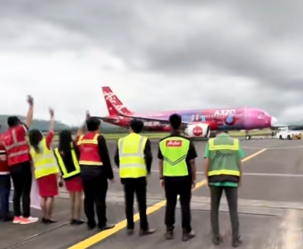 6 Bulan Beroperasi, Pesawat Air-Asia Jalur Manado-Kinabalu Resmi Ditutup