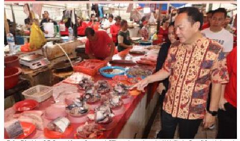 Wali Kota Tomohon Himbau Pengunjung Pasar Beriman untuk Jaga Kebersihan dan Kenyamanan Berbelanja