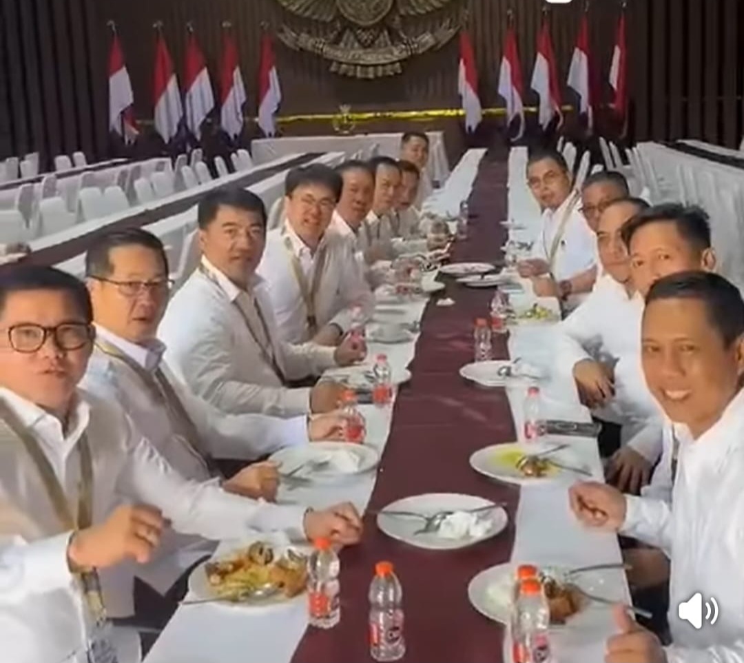 Kebersamaan Gubernur YSK dengan Kepala Daerah se-Sulut di Retret