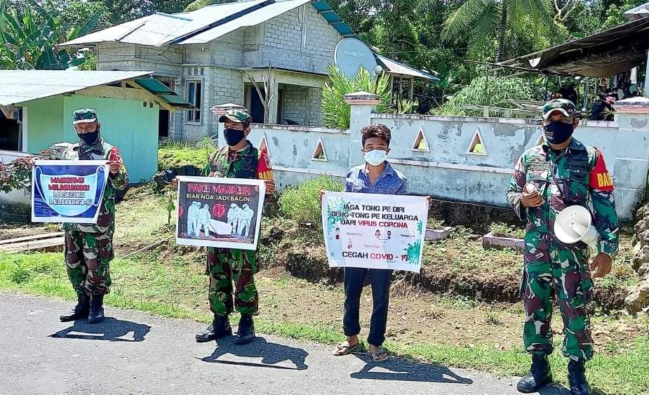 Babinsa Koramil 1312-04/Rainis Ajak Warga Patuhi Protokol Kesehatan