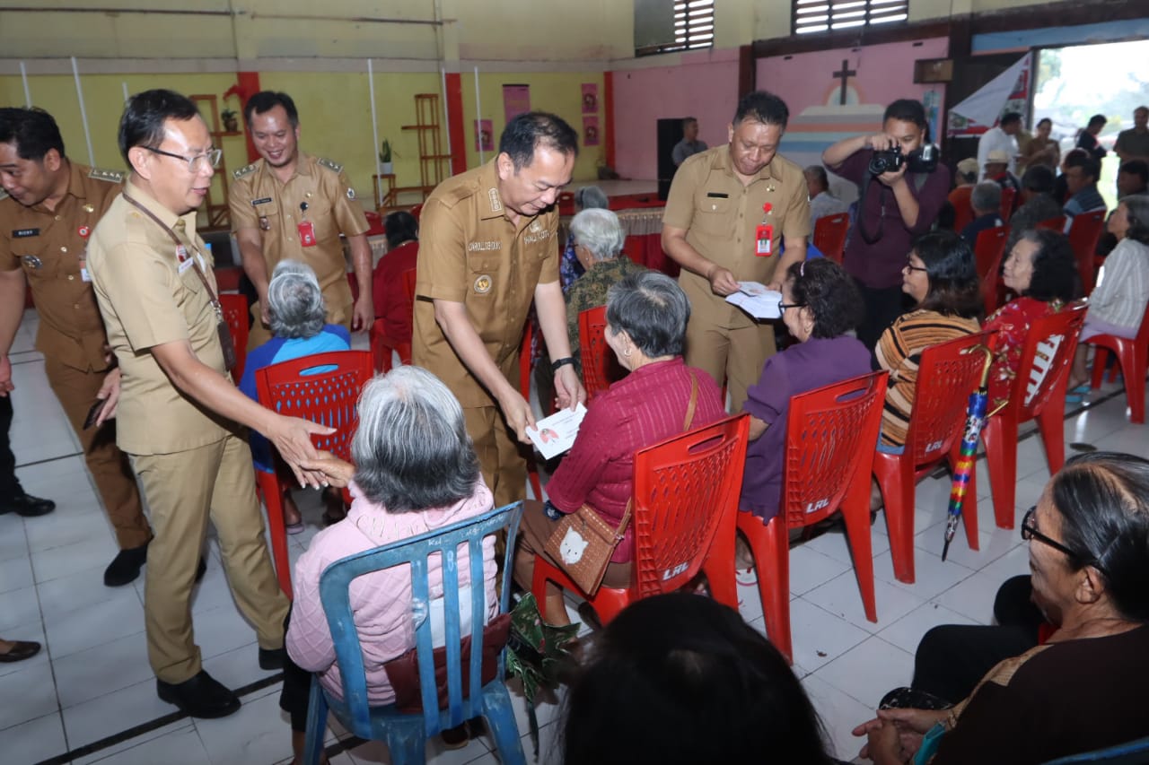 Bantuan Lansia Terus Bergulir