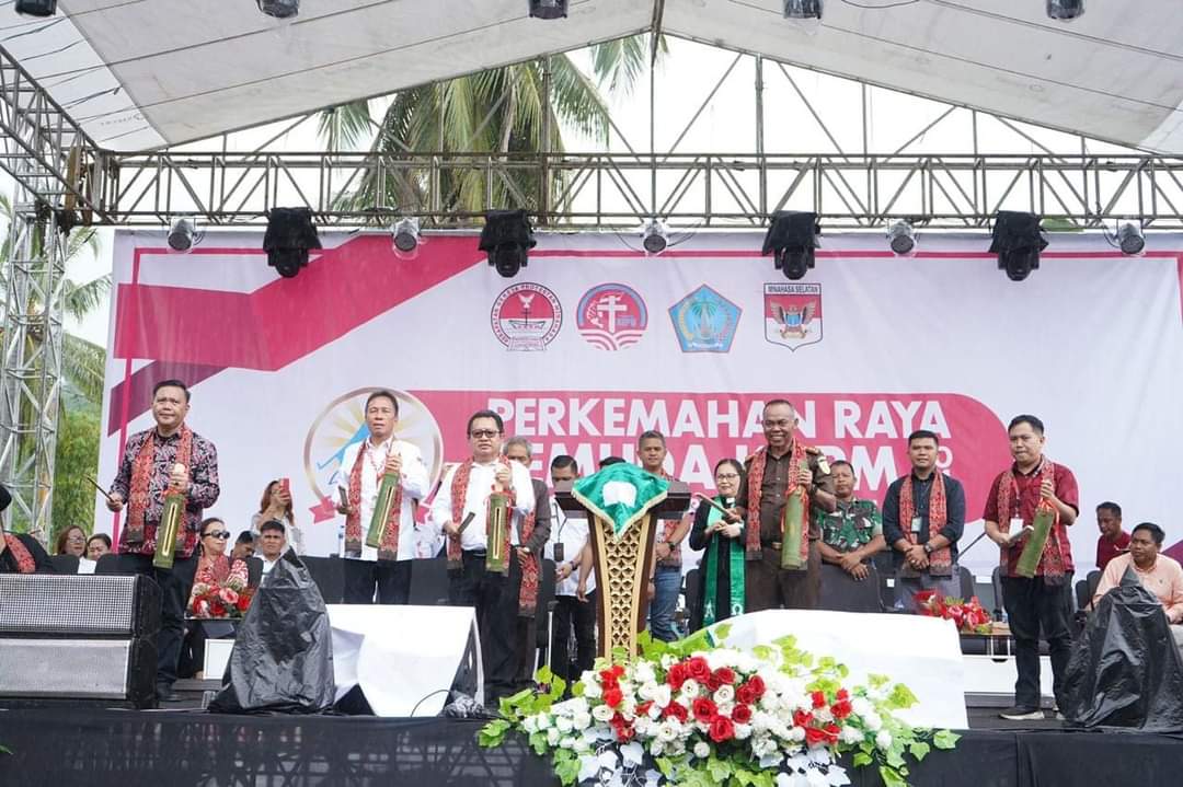 Bupati Minsel Hadiri Pembukaan Perkemahan Raya Pemuda KGPM Tahun 2024 di Amurang 