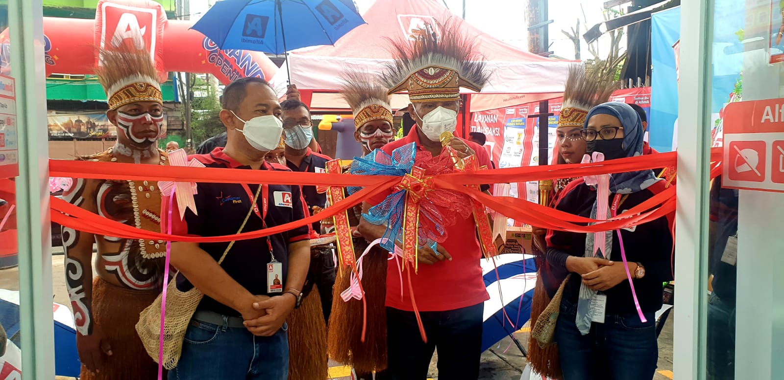 PT Midi Utama Indonesia Tbk. Kepakkan Sayap, Alfamidi hadir di Papua
