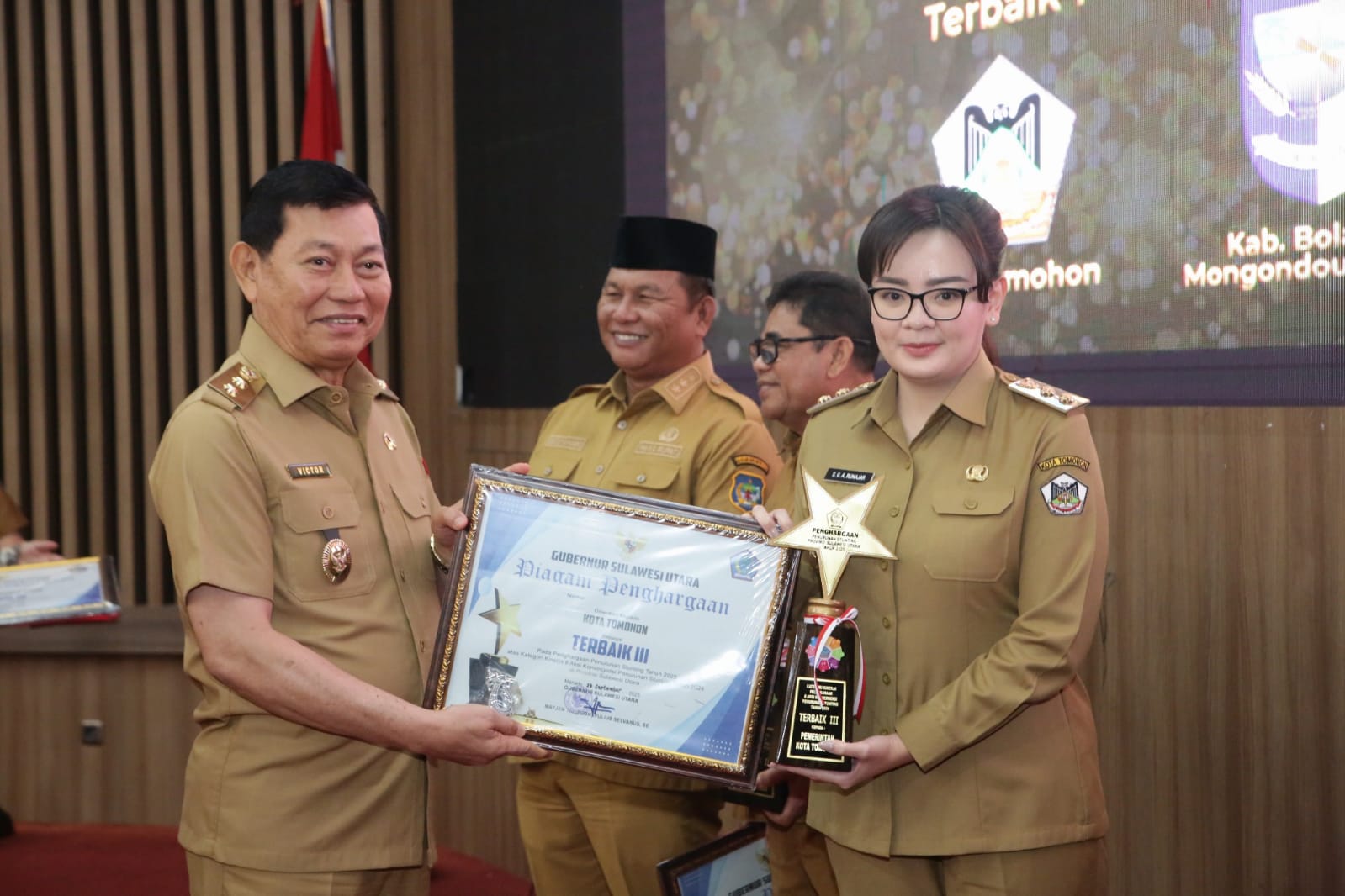 Tomohon Raih Penghargaan Terbaik III Penurunan Stunting dalam Rakorev Provinsi Sulawesi Utara 2025