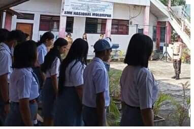 Polsubsektor Tombatu Timur Sambangi SMK N Molompar