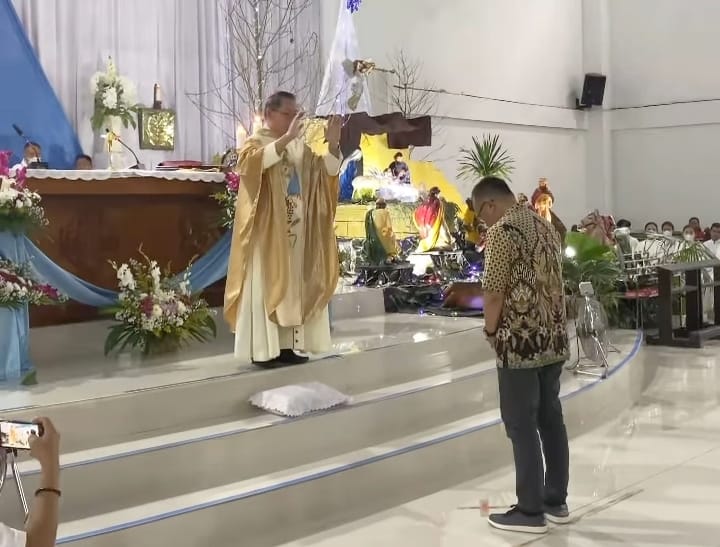 Uskup Doakan Pemkot Manado