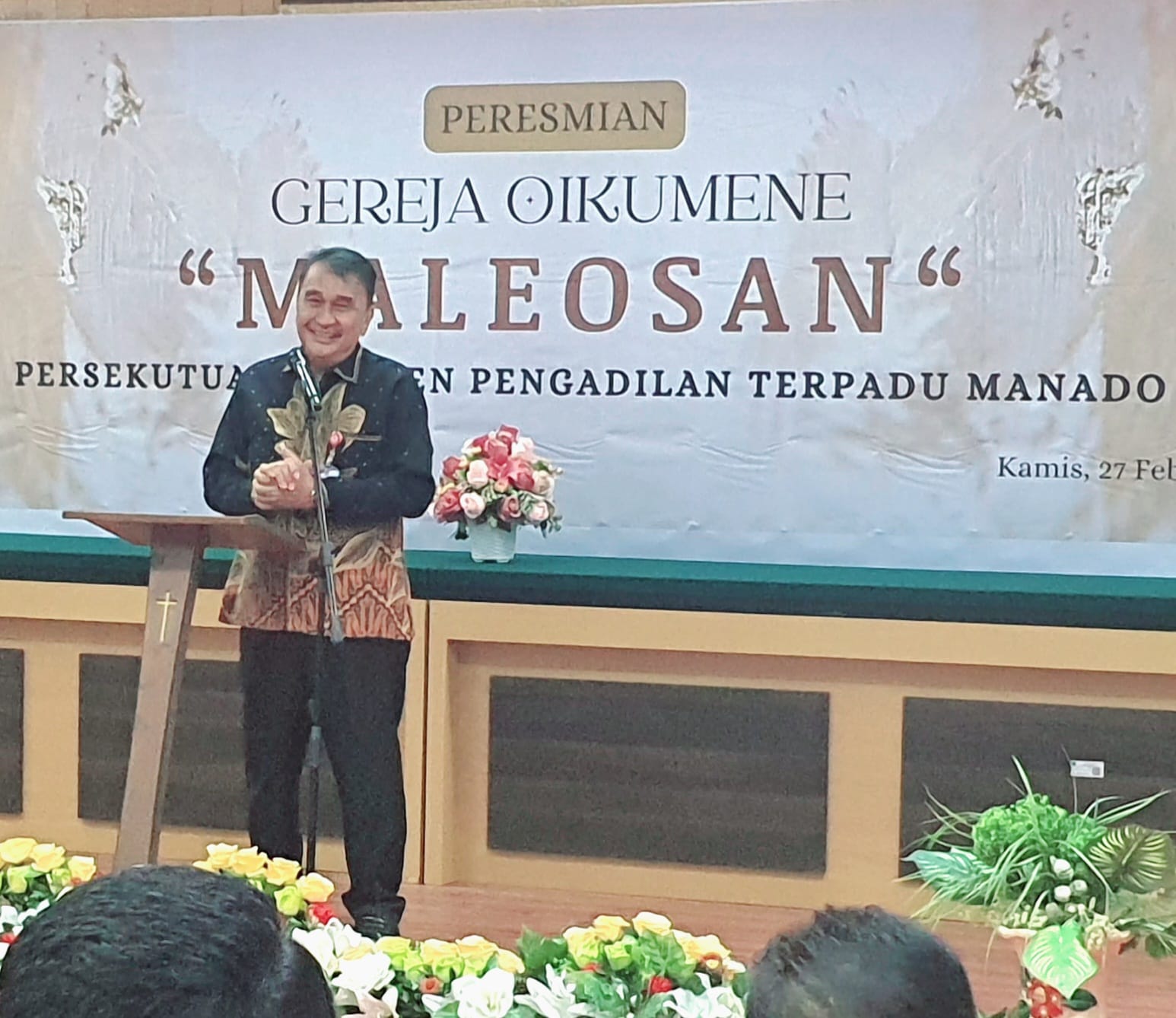 Sekda Micler Lakat Hadiri Peresmian Gereja Oikumene Maleosan Pengadilan Terpadu di Kima Atas