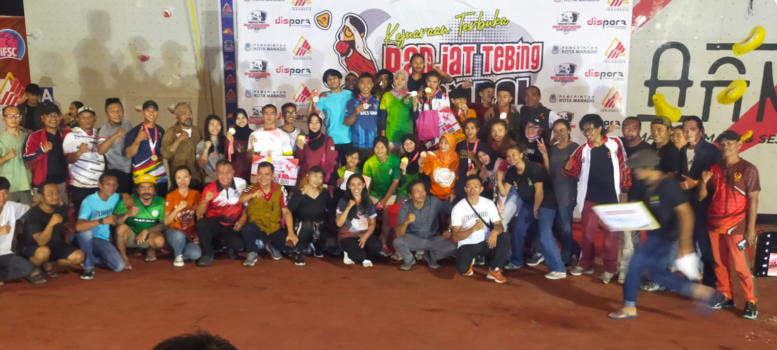 Kejurnas Panjat Tebing Piala Walikota Manado di Papan Setinggi 15 Meter Tuntas